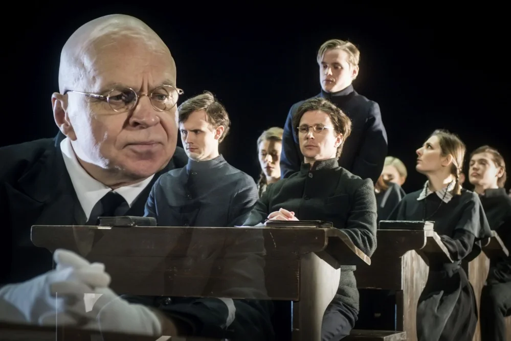Senjorų išvyka į teatrą – spektaklis „Atžalynas“